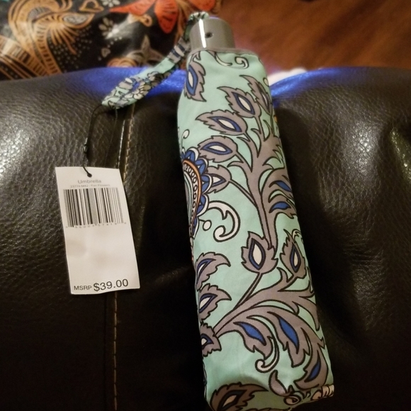 Vera Bradley Accessories - VERA BRADLEY UMBRELLA